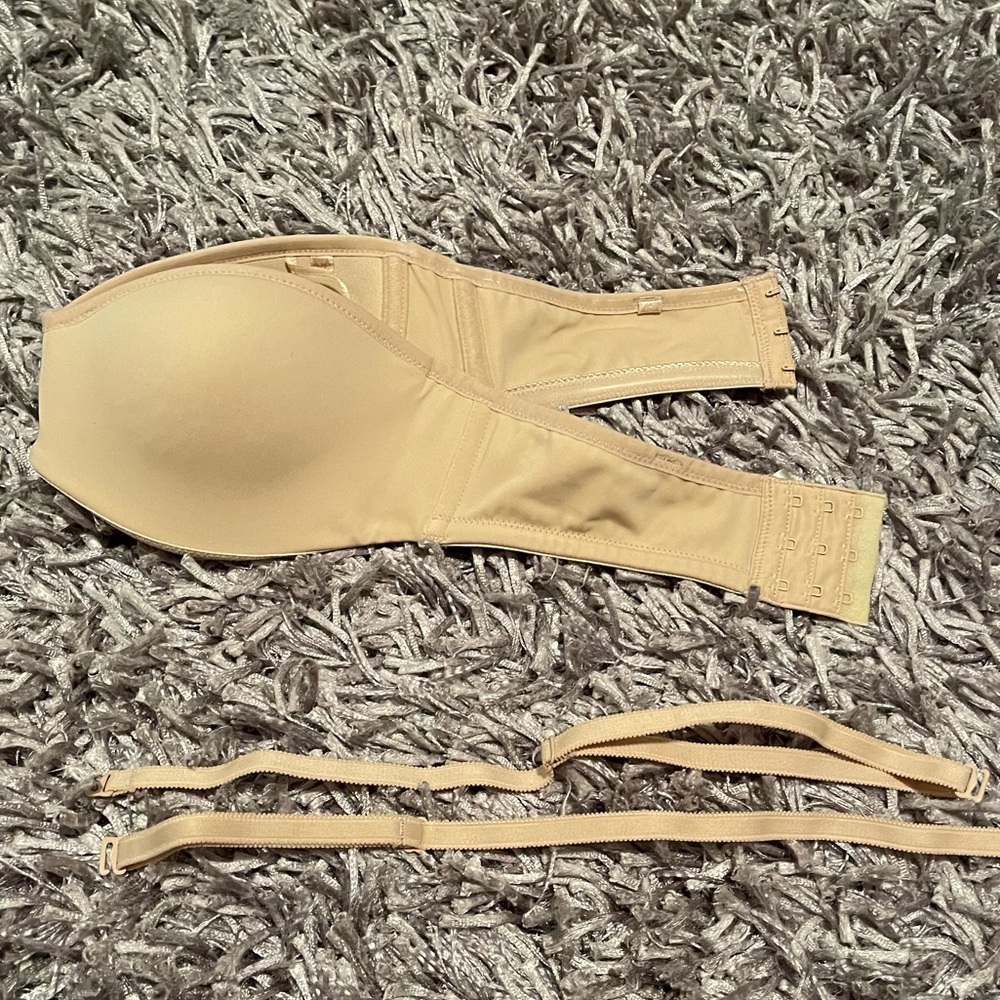 Dominique bra with removable straps. Never worn. Size 34B.